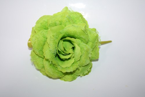 Fleur Vert anis avec une pince Réf:fleur011